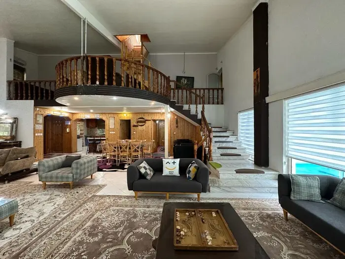 ویلا هفت خوابه استخردار آبگرم باغ خزر