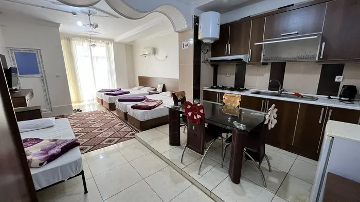 مسافرخانه محسن - واحد پنج تخته 206