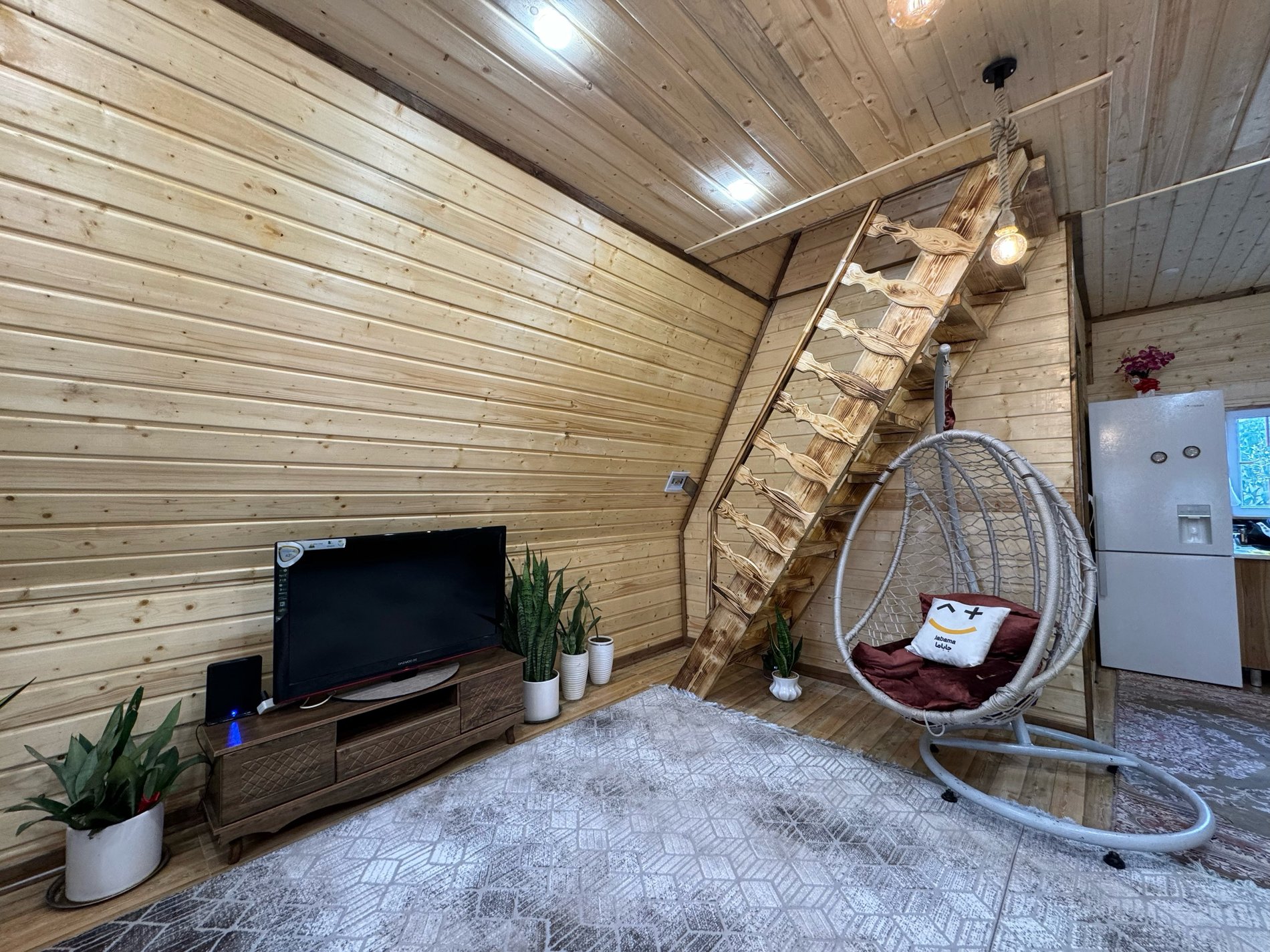 دوخوابه لیلی ماه