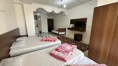 مسافرخانه محسن - واحد پنج تخته 106