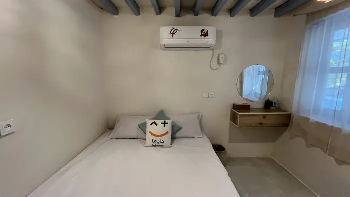 بوم گردی گل ابریشم - واحد کِرَت