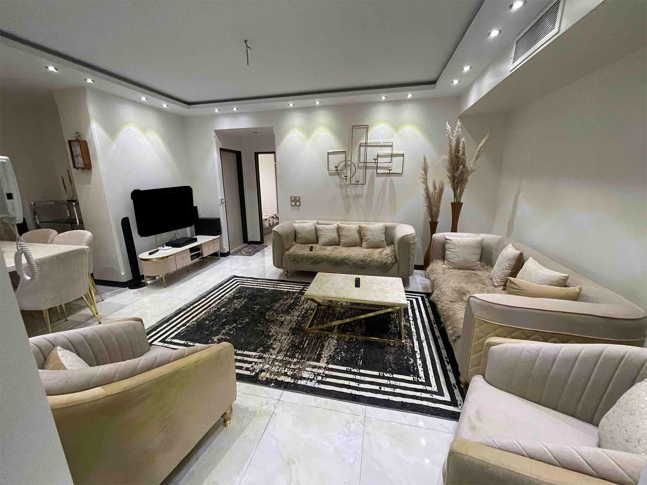 آپارتمان دوخوابه رز سعادت آباد