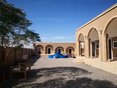 بومگردی نگین کویر - واحد 9