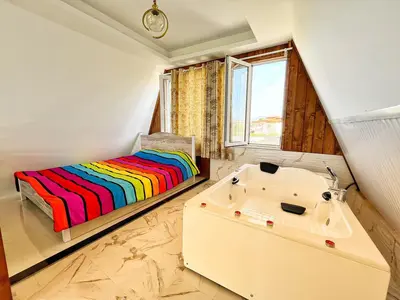 کلبه دوخوابه جکوزی دار دهکده اشراق واحد یاس