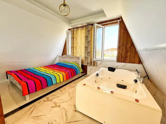 کلبه دوخوابه جکوزی دار دهکده اشراق واحد یاس