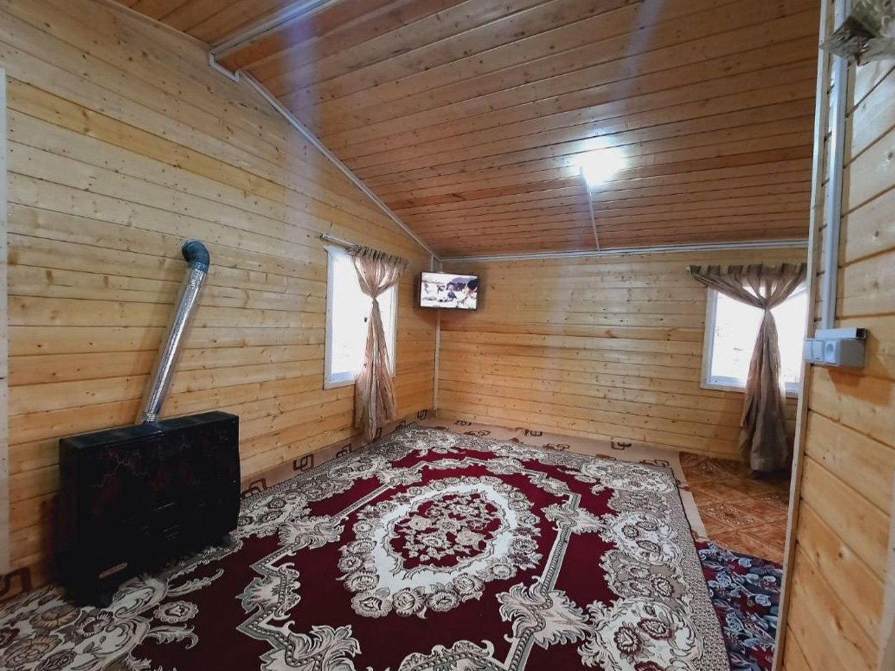 کلبه یک خوابه بام‌ سبز 1