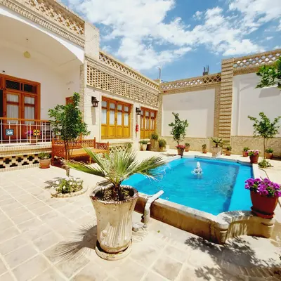 اقامتگاه سنتی سرای سه سوک - واحد شاه نشین ۱۰۵