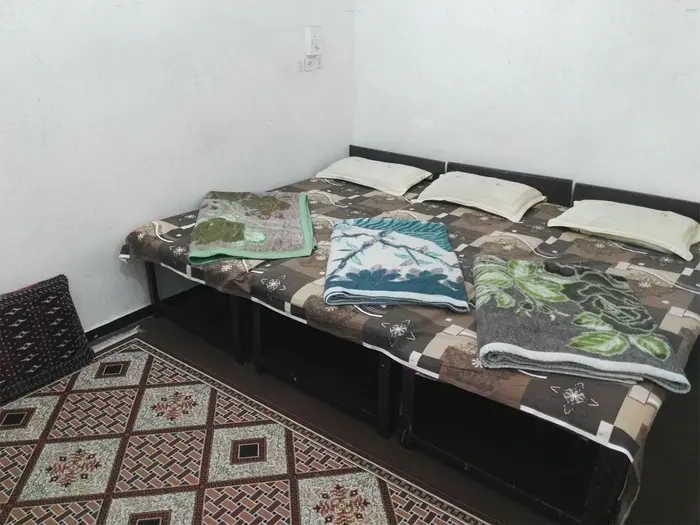 مسافرخانه مدرس - واحد سه تخته