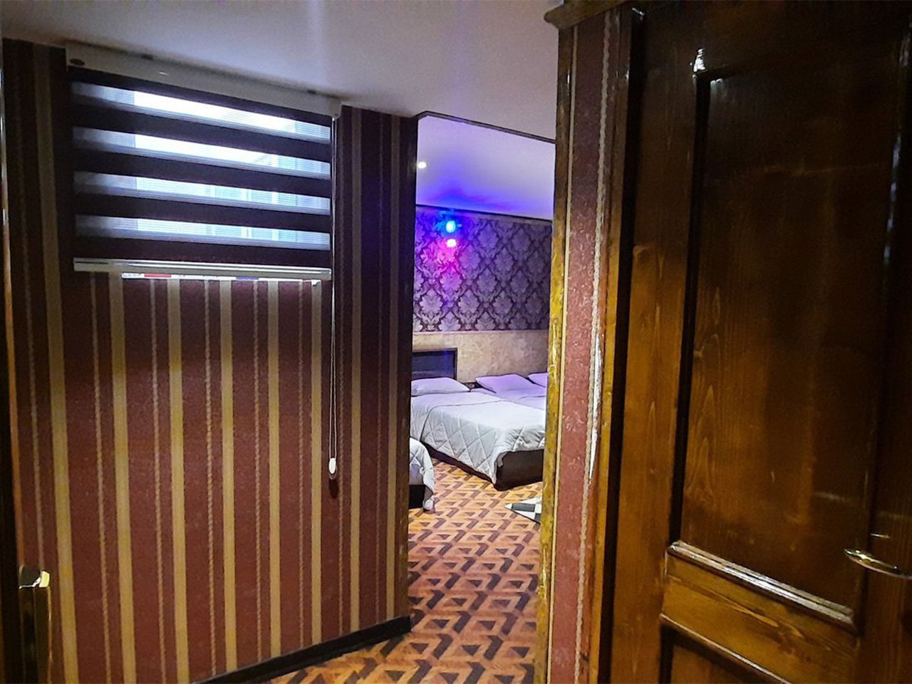 سوئیت اتابک واحد 402