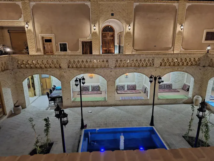 اقامتگاه سنتی دیوان سالار - واحد طاقچه