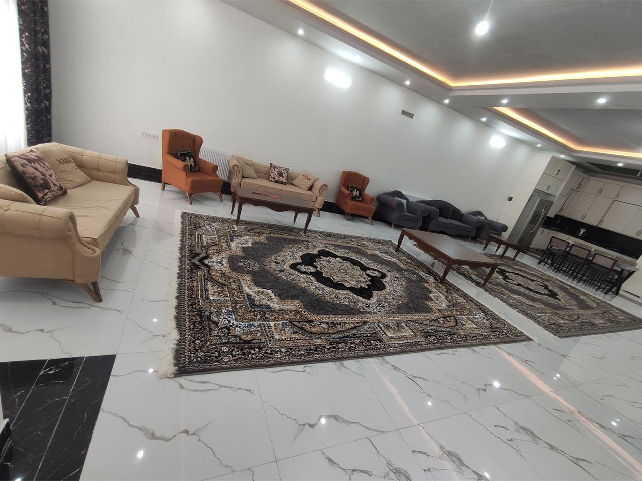 سه خوابه استخردار چهارفصل باغ غلامی