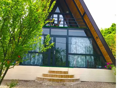 کلبه دوخوابه سوئیسی مسعود