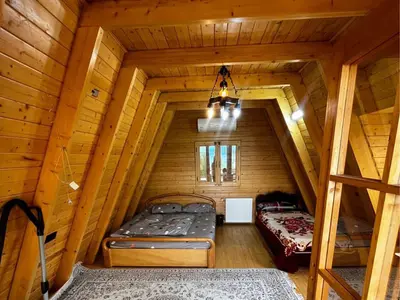 کلبه دوخوابه سوئیسی استخردار گل بانو