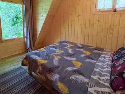 کلبه دوخوابه جنگلی جکوزی دار بارگاه