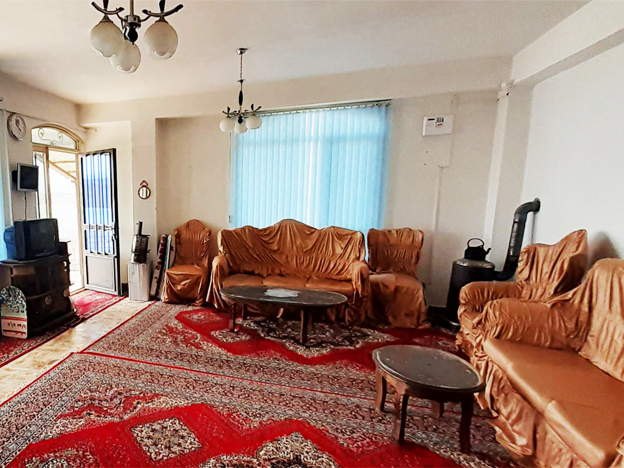 یک خوابه کوهستانی فانوس