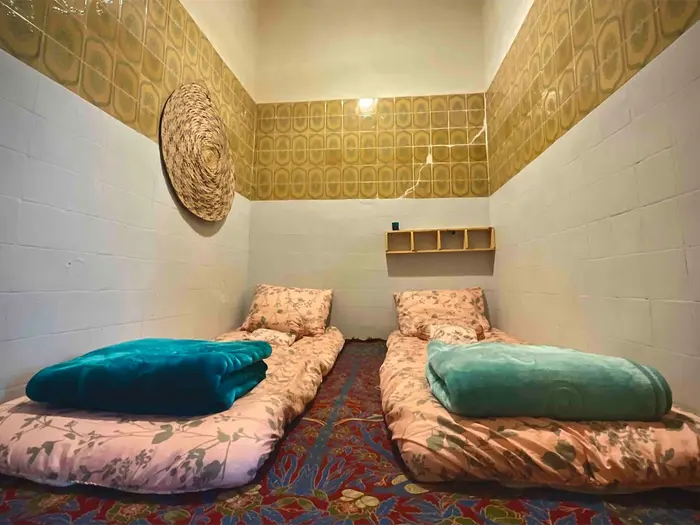 اقامتگاه سنتی خانه کلهه واحد کنج