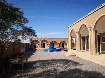 بومگردی نگین کویر - واحد 18