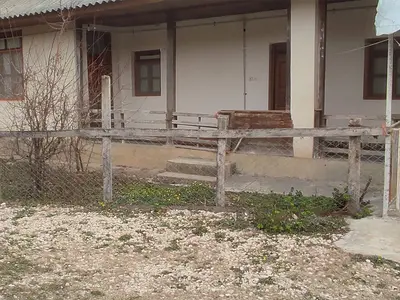 بومگردی ایوان - واحد ایوان