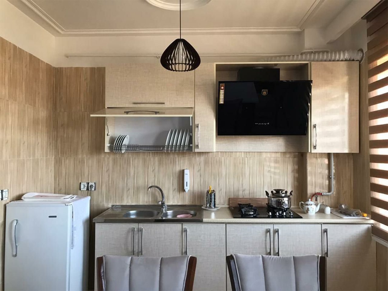 آپارتمان دوخوابه آدینه 1