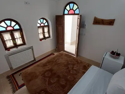 اقامتگاه سنتی گلابتون - واحد ۱۰۵