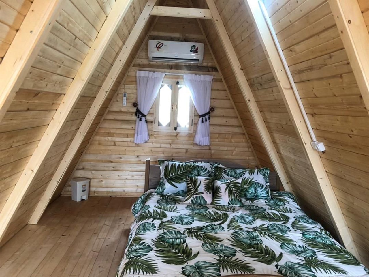 یک خوابه جنگلی جکوزی دار دلیزه 1