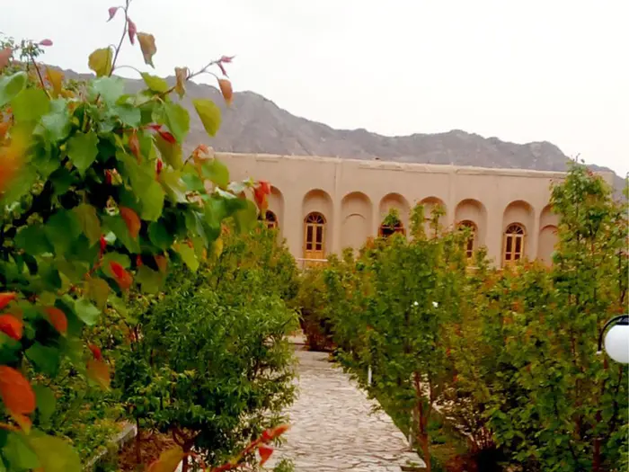 بوم گردی خانه باغ صفا - واحد 3