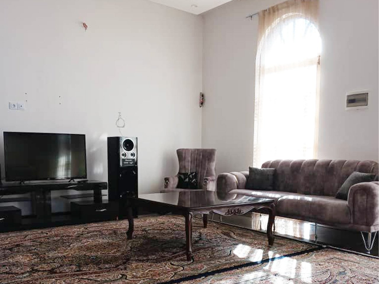 ویلا دوخوابه استخردار آبگرم شهرکی کیان