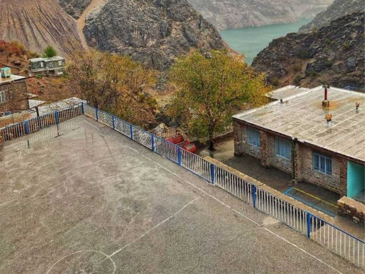 ویلا دوخوابه روستایی رز سفید