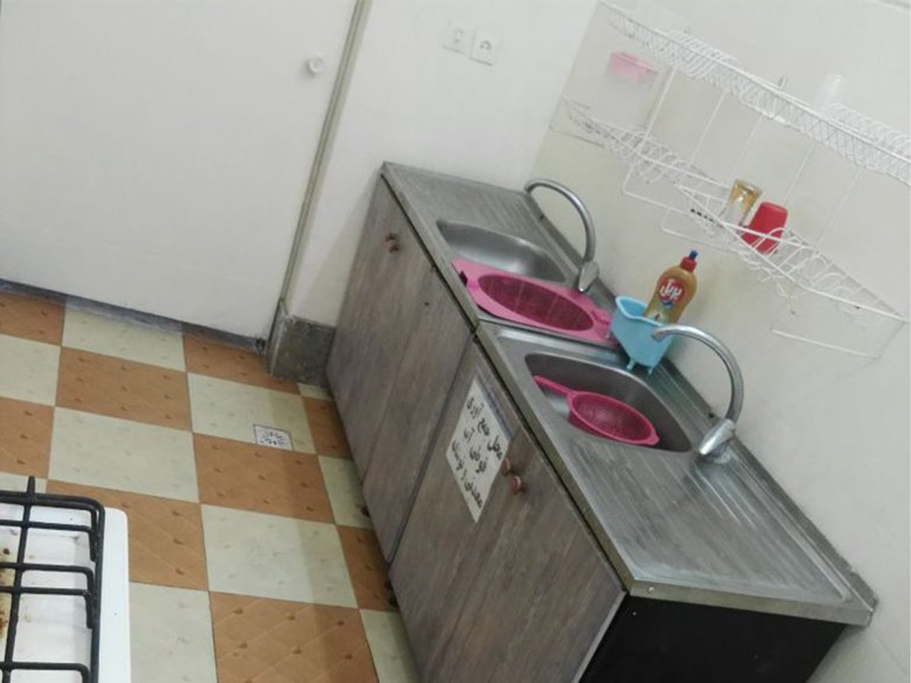 مسافرخانه فلت مدرس - واحد چهار تخته