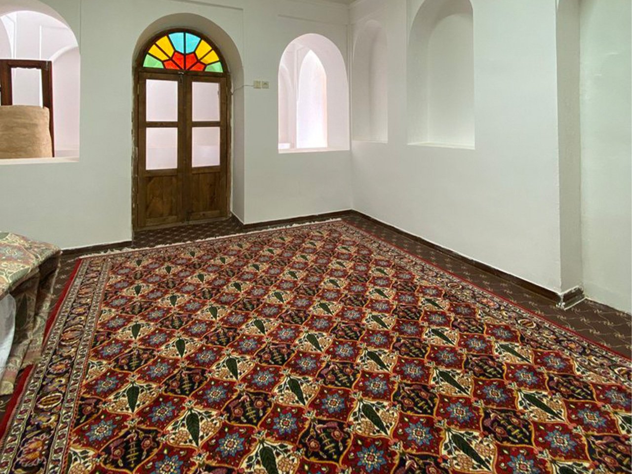 بوم گردی عمارت بهشت - واحد بهار
