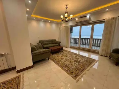 آپارتمان دوخوابه ساحلی منور 1 واحد ٣