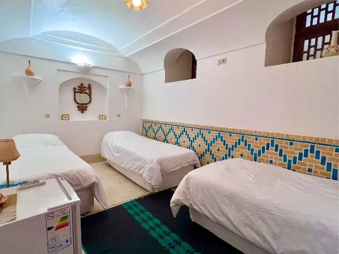 بوم گردی عزیز خان - واحد نبات