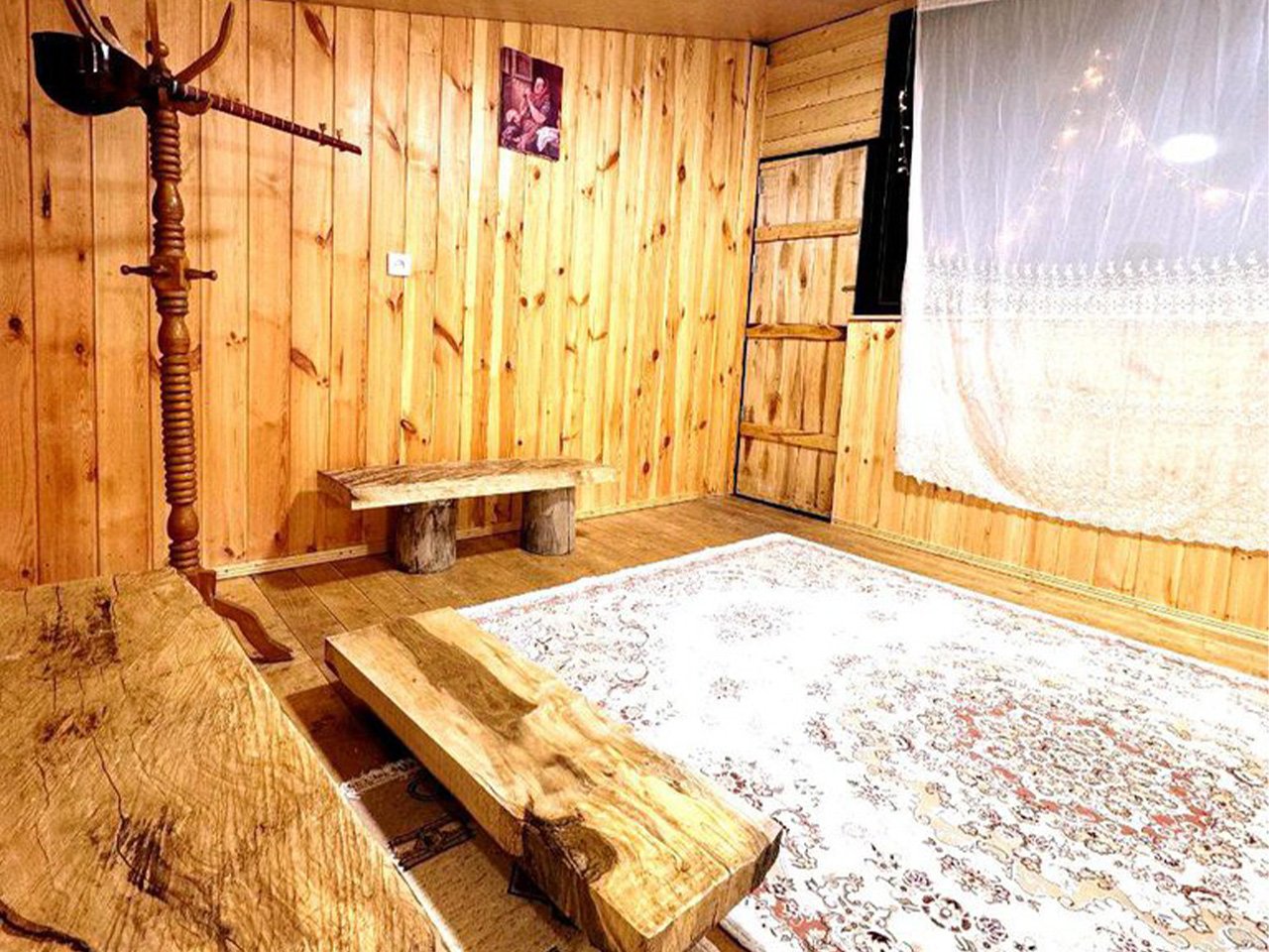 کلبه یک خوابه چوبی صنوبر