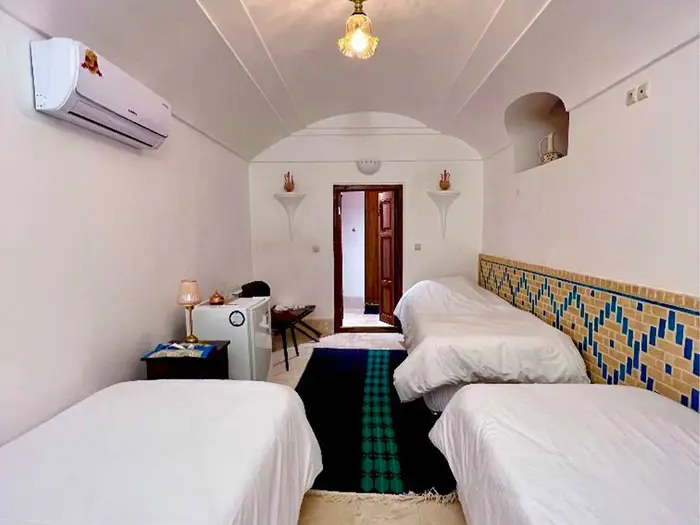 بوم گردی عزیز خان - واحد نبات