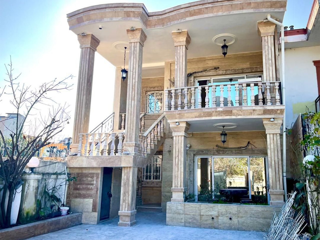 سه خوابه ساحلی رادیو دریا