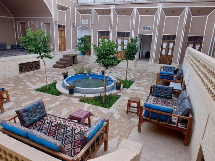 اقامتگاه سنتی اقامتگاه سنتی گلابتون یزد - واحد بی ۰۲