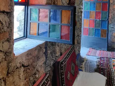 مجتمع اقامتی ایل یورد - واحد کومه سنتی سنگی