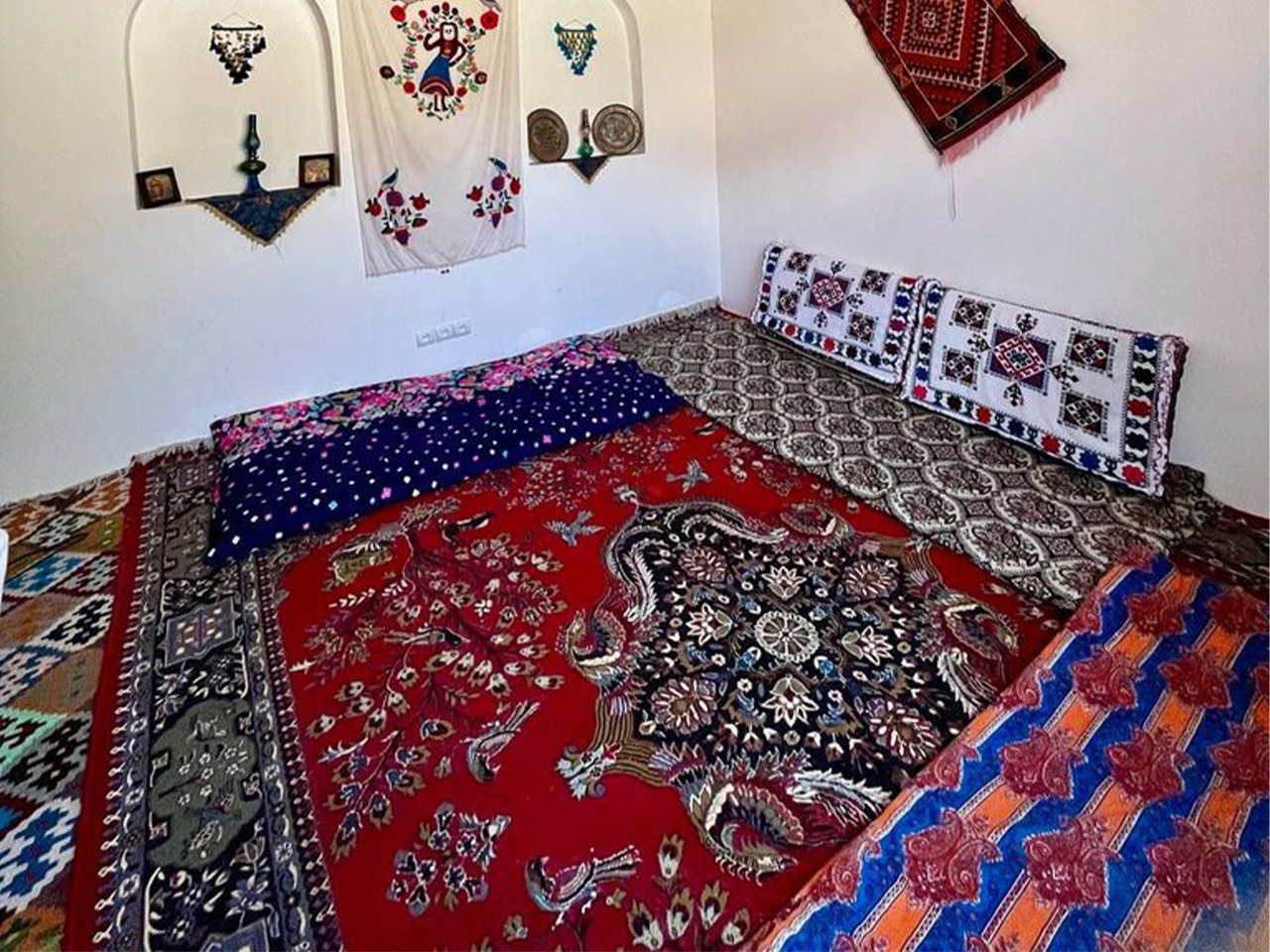 بوم گردی روز یه - واحد ازنابن