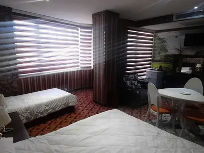 سوئیت فلت اتابک ۴۰۵