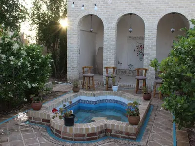 بومگردی طُرفه - واحد قالی