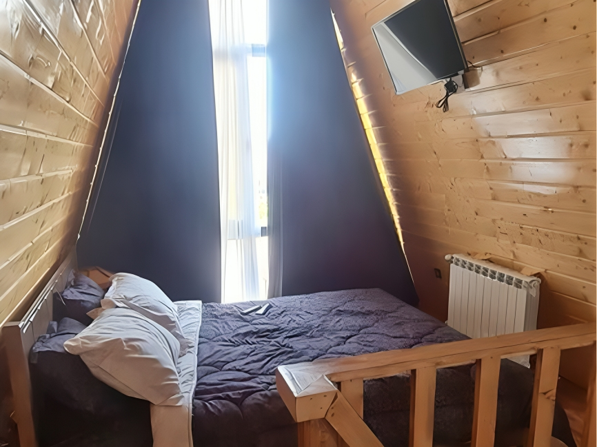 کلبه یک خوابه استخردار سوئیسی سر‌و