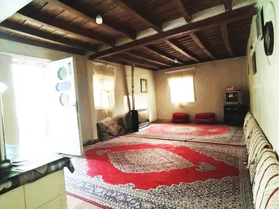 کلبه یک خوابه سنتی مادربزرگ