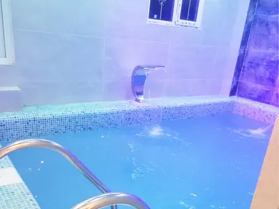 ویلا دوخوابه جنگلی استخردار آبگرم بهار