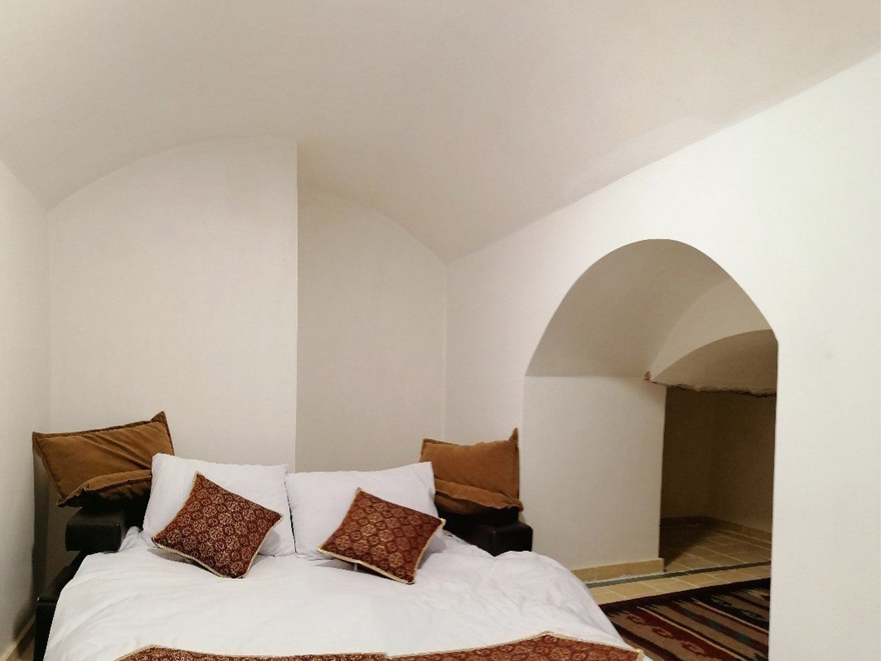 اقامتگاه سنتی سرای صباغیان - واحد فیروزه