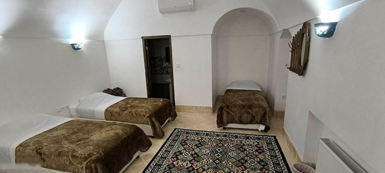 گلابتون - واحد بی ۰۱