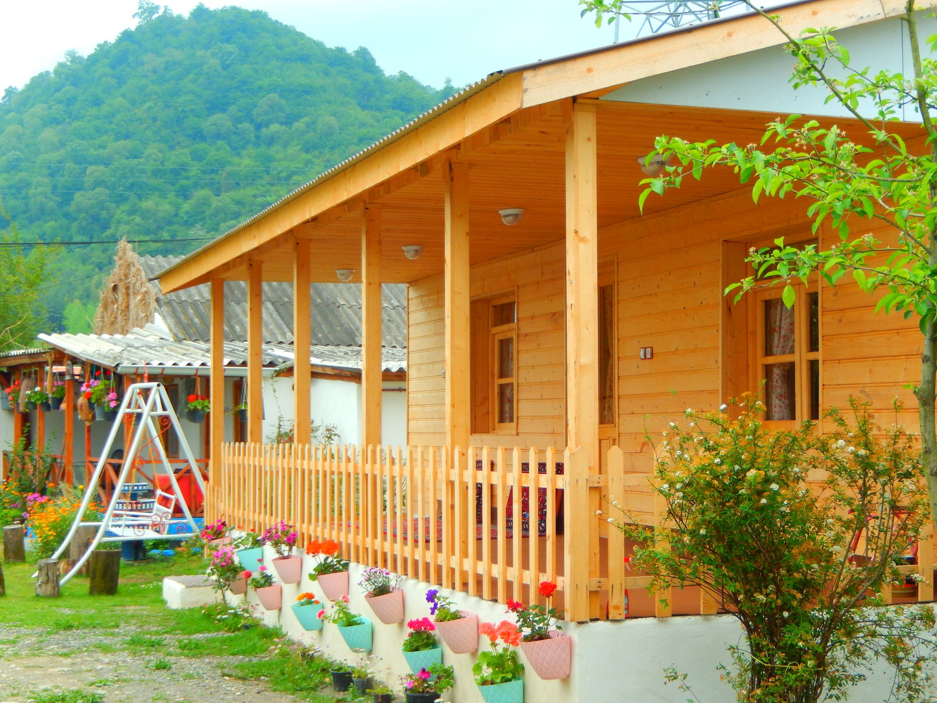 کلبه یک خوابه چوبی تختعلی 2