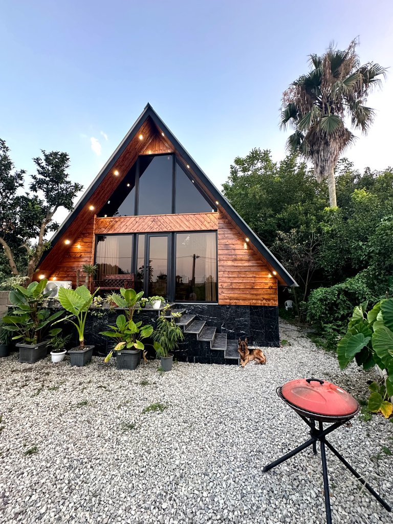 کلبه دوخوابه سوئیسی جکوزی دار مَلِج