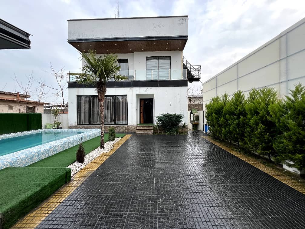 ویلا سه خوابه ساحلی استخردار آبگرم سی سنگان 1