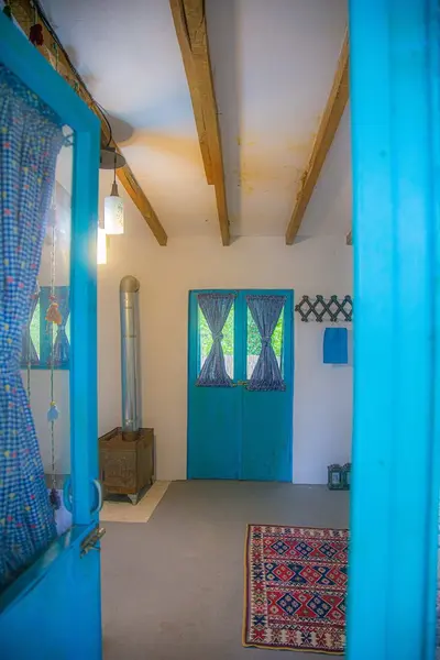 بومگردی امی وی جا - واحد شورانگیز