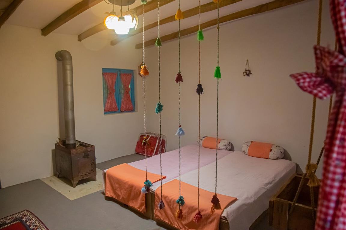 امی وی جا - واحد دست افشان